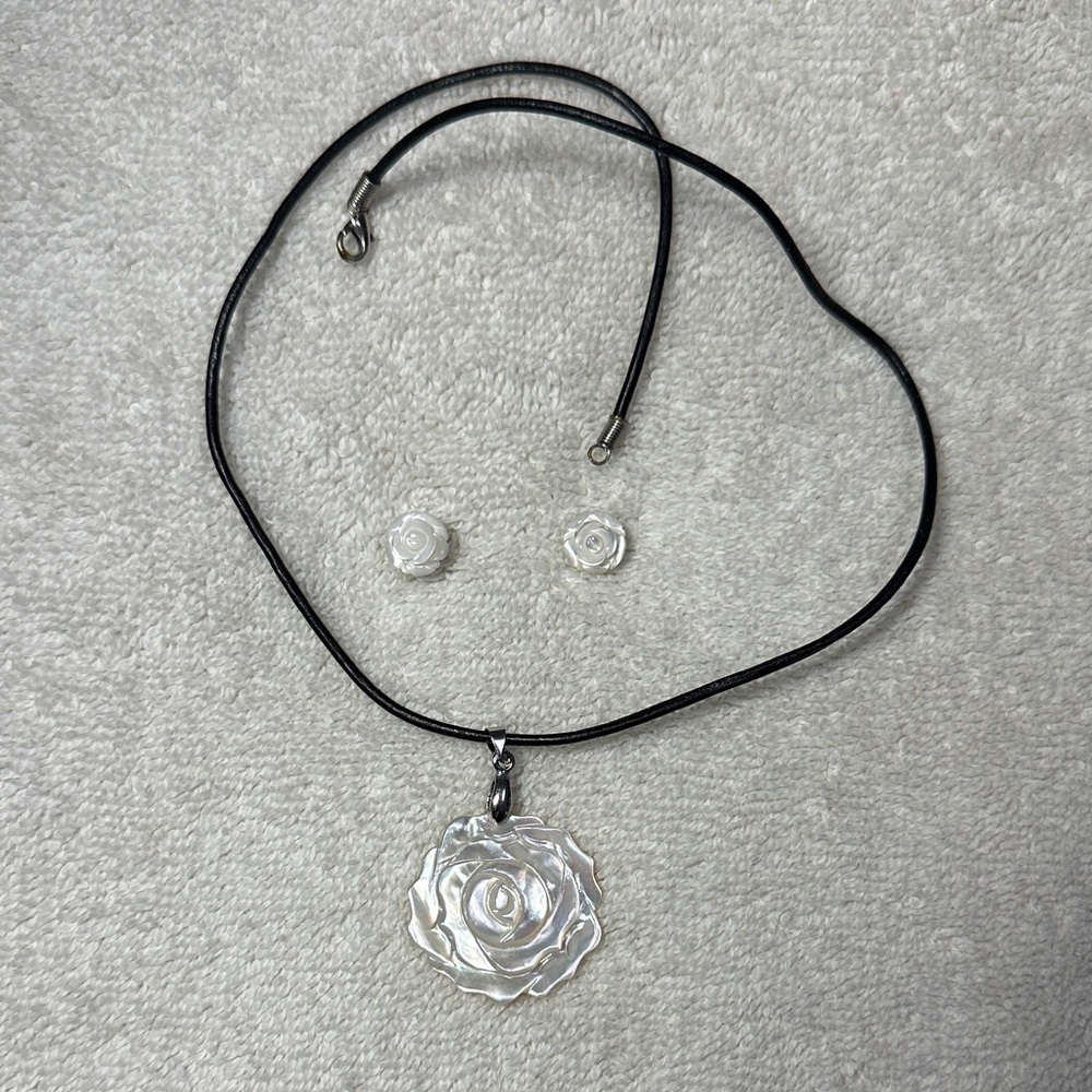 Elegant White Rose Jewelry Set